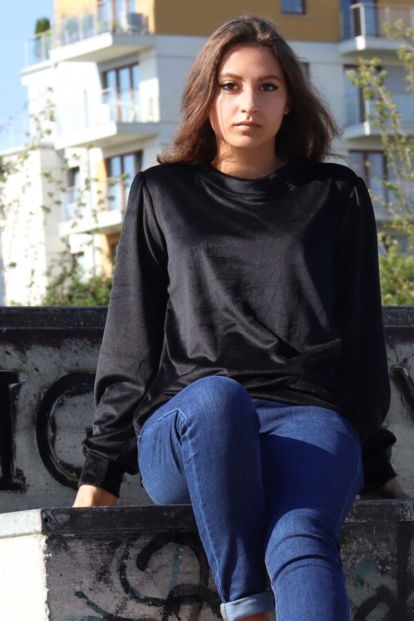Czarna bluza welurowa bez kaptura