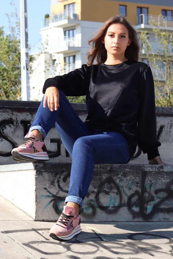 Bluza welurowa, klasyczna, bez kaptura, czarna